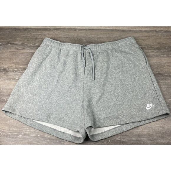 Nike Womens Size 3X Gray DV5086-063 Club Fleece Standard Fit Shorts New (L5) - Picture 1 of 8